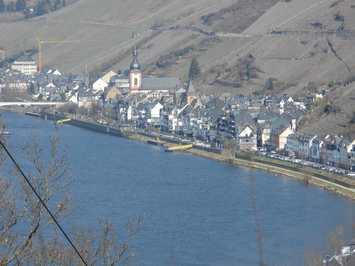 Ferienwohnung "Off Born" Familie Bremm Zell an der Mosel Luaran gambar